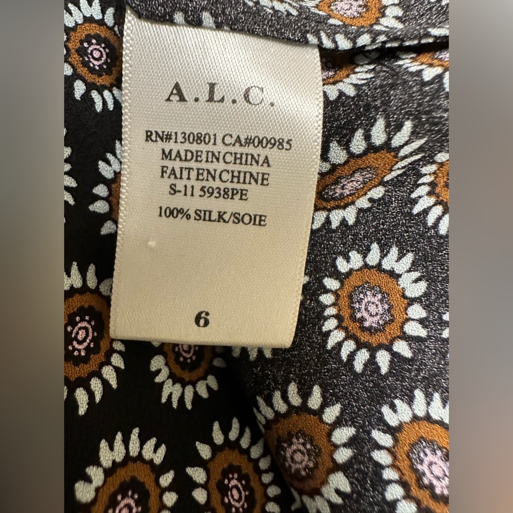 🌼A.L.C. Black w/Floral Print Silk Tie-Neck Sleeveless Blouse/Top 🌼 - Picture 7 of 9